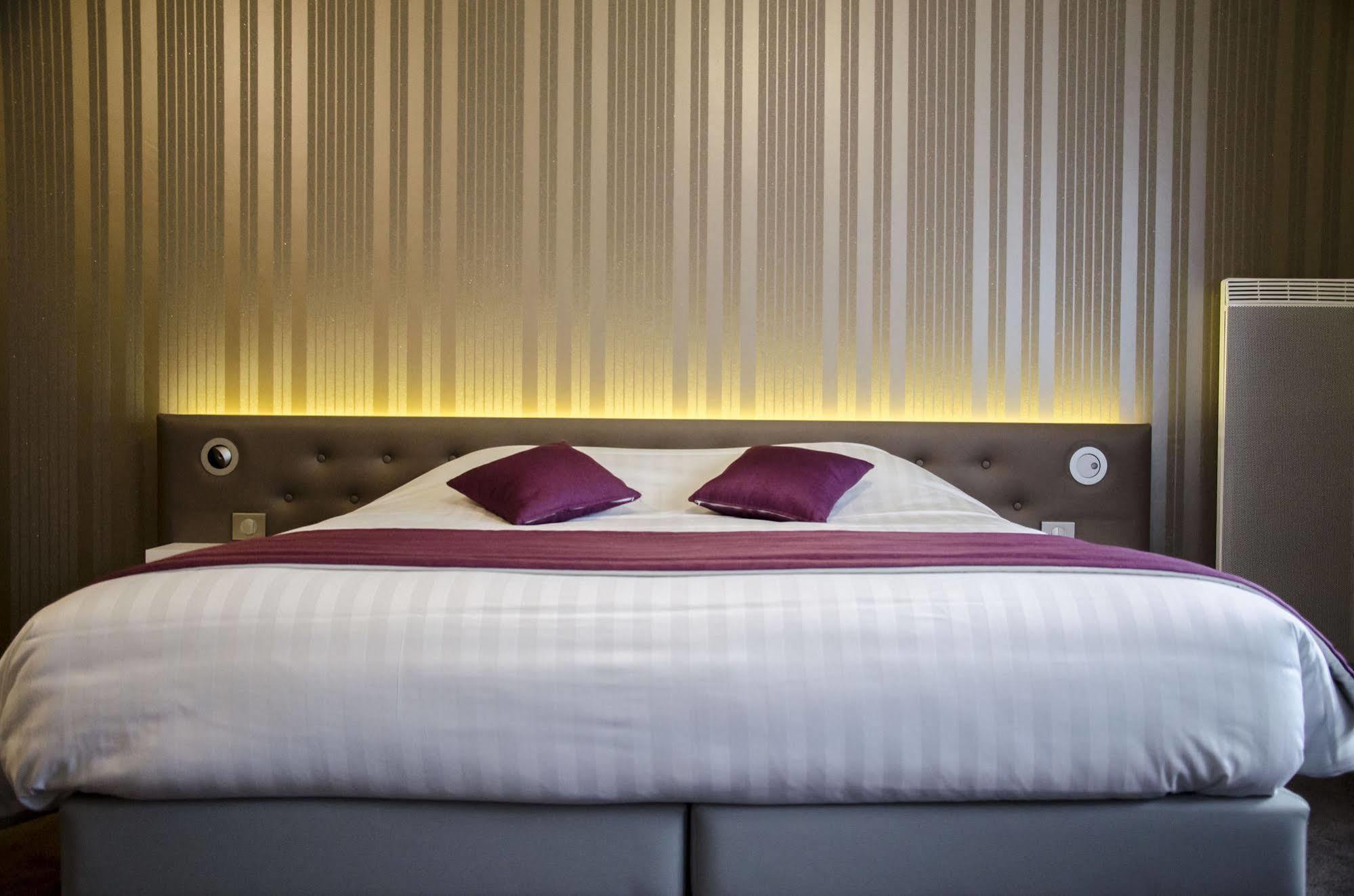Les Caps Hotel Lamballe Esterno foto